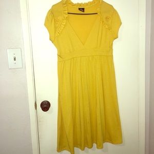 Rockabilly style sunflower yellow dress
